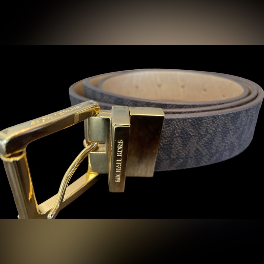 Women’s Michael Kors belt EUC